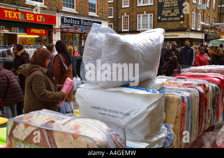 Le jupon Lane market in East End of London England UK Banque D'Images