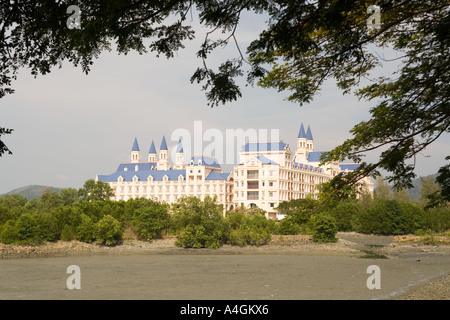 La Malaisie Kedah Langkawi Kuah front de Bella Vista apartment block Banque D'Images