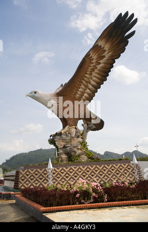 La Malaisie Kedah Langkawi Kuah sculpture aigle de mer front de mer Banque D'Images