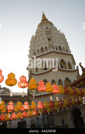Kedah Malaisie Penang Temple de Kek Lok Si Ban Po Thar mille bouddhas pagoda crépuscule Banque D'Images
