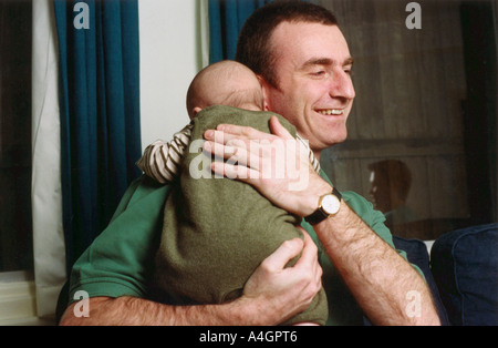 Une photographie d'un père fier de son fils. Banque D'Images