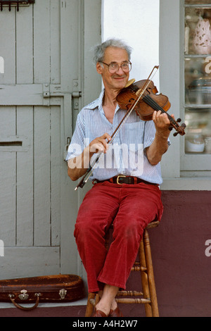 Fiddler amusant sur les rues de St Augustine Florida USA Banque D'Images