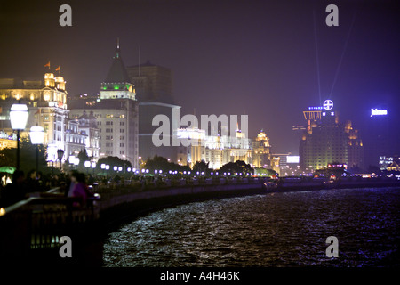 Chine SHANGHAI skyline de Shanghai comme vu la nuit du Bund Banque D'Images