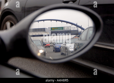 Embouteillage miroir voir Banque D'Images