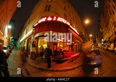 Cafe des deux Moulin Paris France, l'emplacement pour l'enregistrement du film Amelie Banque D'Images