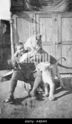 Raoul Lufbery, French-American pilote de chasse de la Première Guerre mondiale, 1917. Artiste : Inconnu Banque D'Images