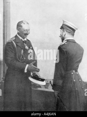 L'Empereur Welhelm II d'Allemagne salutation Le Tsar Nicolas II de Russie avant la Première Guerre mondiale. Artiste : Inconnu Banque D'Images