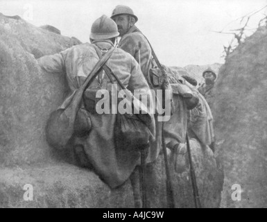 Une tranchée française avant une attaque, 2e bataille de Champagne, France, 25 septembre 1915. Artiste : Inconnu Banque D'Images