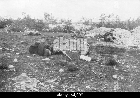 L'Allemand mort, Deuxième bataille de Champagne, France, du 25 septembre au 6 novembre 1915. Artiste : Inconnu Banque D'Images