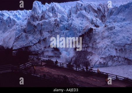 La Patagonie argentine 6 Déc 03 accidents de glace face vers le bas du Glacier Perito Moreno dans le parc national Los Glaciares, près d'El Calafate Sant Banque D'Images