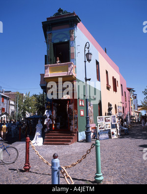 Scène de rue colorés, la rue Caminito, la Boca, Buenos Aires, Argentine Banque D'Images
