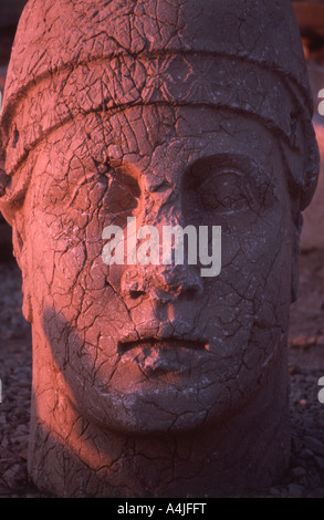 Tête de Dieu en pierre sur le mont Nemrud, Nemrud Dagi, Province d'Adiyaman, Turquie Banque D'Images