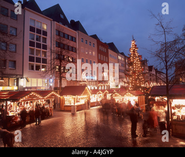 Alter Markt Marché de Noël au crépuscule, Cologne (Köln), Nordrhein-Westfalen, Allemagne Banque D'Images