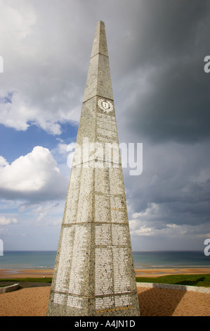 US Army 1st Infantry monument surplombant Omaha Beach à Colleville sur Mer, Normandie, France Banque D'Images