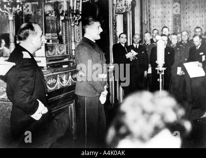 L'Ambassadeur d'Allemagne, de la France de Vichy, Otto Abetz, l'exécution d'une conférence de presse, le 15 décembre 1940. Artiste : Inconnu Banque D'Images