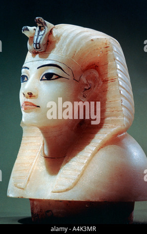 Arrêt de l'une des urnes canopes de la tombe de Toutankhamon, 18ème dynastie. Artiste : Inconnu Banque D'Images