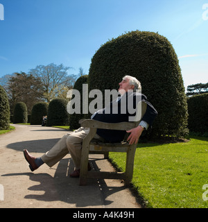 Temps de loisirs retraite à Kew Gardens Banque D'Images