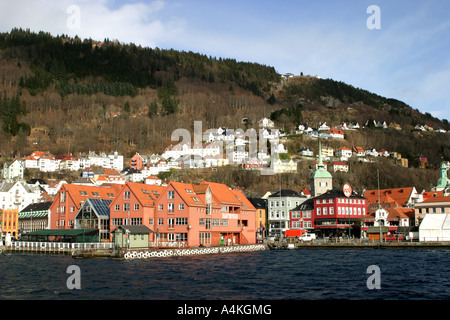 Devantures et maisons sur la côte de Bergen en Norvège. Banque D'Images