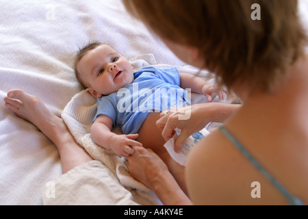 L Evolution De La Couche Mere Bebe De 6 Mois Photo Stock Alamy