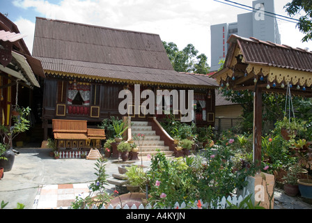 Maison Malaisienne typique dans une kampong Kampung Morten à Malacca Banque D'Images