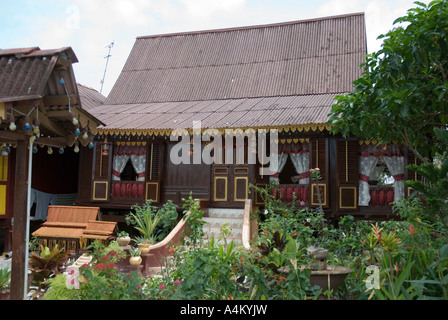 Maison Malaisienne typique dans une kampong Kampung Morten à Malacca Banque D'Images
