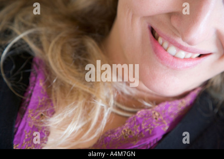 Face of a young woman smiling Banque D'Images