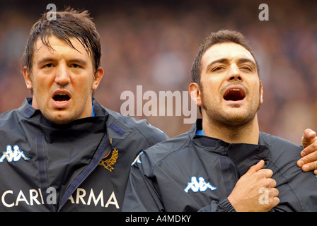 Le capitaine Marco Bortolami rugby italien avec Santiago Dellape en avant d'un match des 6 Nations contre l'Écosse à Murrayfield Banque D'Images