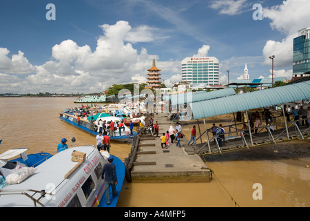 Rejang Sibu Sarawak en Malaisie River Waterfront Pagode du Temple Tua Pek Kong Banque D'Images