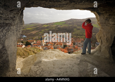 Une vue sur 'White Rock' village (Puy de Dôme - France). Vue du village de La Roche-Blanche (Puy de Dôme - France). Banque D'Images