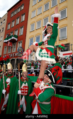 Les danseurs du carnaval de Cologne, en Allemagne. Banque D'Images