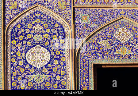 Décorations de la mosquée Sheikh Lotf Allah, Ispahan, Iran Banque D'Images