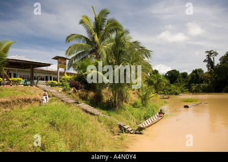 Malaisie Bornéo Sarawak Rejang River au-dessus de la maison longue rivière rapids Aloha Gardens Banque D'Images