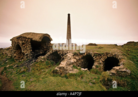 Calcinateur minière demeure à Botallack tin mine Cornwall England UK Banque D'Images