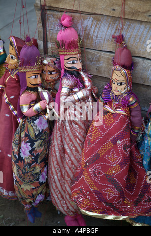 Les marionnettes du Rajasthan coloré à vendre à Jaipur en Inde Banque D'Images