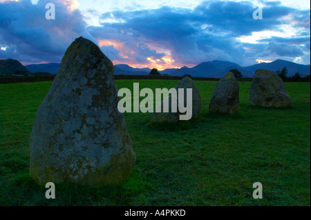 L'Angleterre, Cumbria, Parc National de Lake District. Le cercle de pierres de Castlerigg populaires datant de la période néolithique au plus tard Banque D'Images