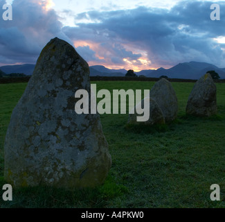 L'Angleterre, Cumbria, Parc National de Lake District. Le cercle de pierres de Castlerigg populaires datant de la période néolithique au plus tard Banque D'Images