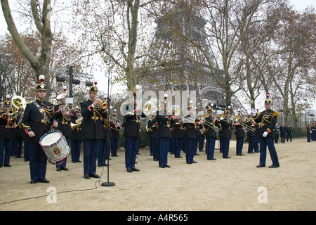 Garde d'honneur au cours de célébration officielle de vétérans français de guerres en Afrique du Nord Paris France Décembre 2003 Banque D'Images