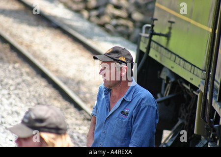 Travailleur à la Cass Scenic Railroad dans West Virginia Banque D'Images