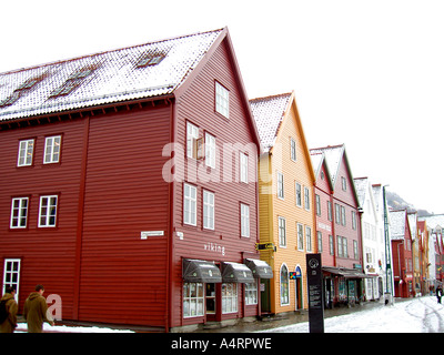 Les entrepôts en bois historique sur Bryggen, Bergen, Norway, Scandinavia, Europe Banque D'Images