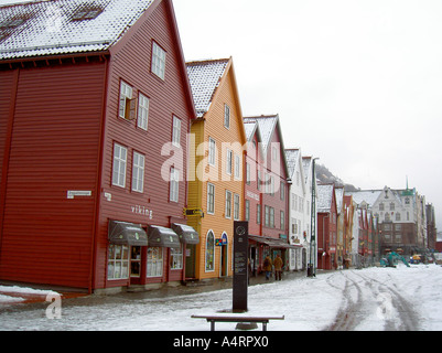 Les entrepôts en bois historique sur Bryggen, Bergen, Norway, Scandinavia, Europe Banque D'Images