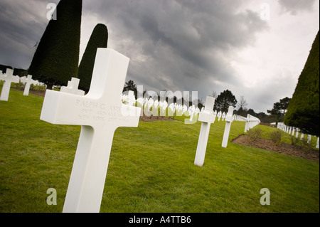 Tombes de guerre au cimetière militaire américain de Colleville-sur-Mer, Normandie, France Banque D'Images