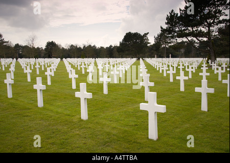 Tombes de guerre au cimetière militaire américain Coleville sur Mer Normandie France Banque D'Images