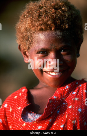 Une jeune fille de Linette Tembin village sur la côte ouest de l'Irlande Nouvelle Tembin Irlande nouvelle Province Papouasie-Nouvelle-Guinée Banque D'Images