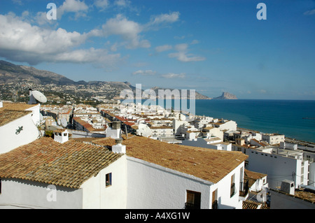 Altea, vue sur Calpe, Costa Blanca, Espagne Banque D'Images