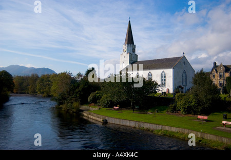 L'église blanche Comrie Banque D'Images