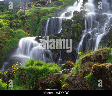 GB - Ecosse : Cascade sur Ben Dearg sur l'île de Skye Banque D'Images