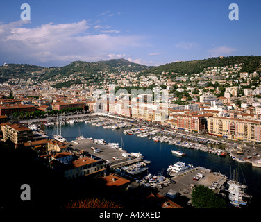 FR - CÔTE D'AZUR : ville et port de Nice Banque D'Images