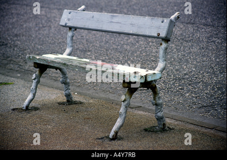 Ancien banc en bois, bord de mer d'Aberdeen Banque D'Images