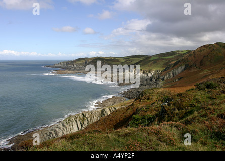 Vue de la côte nord du Devon vers Bull Point Lighthouse sur Rockham Bay Banque D'Images