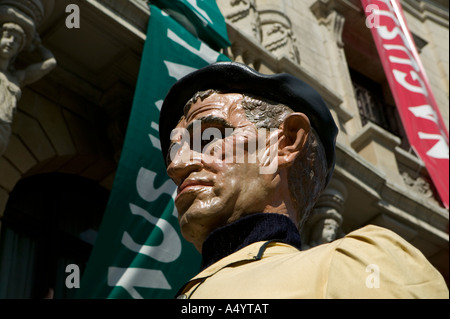 Gigante (géant) au cours de l'extérieur parade Teatro Arriaga, Aste Nagusia fiesta, Pays Basque, Espagne. Banque D'Images